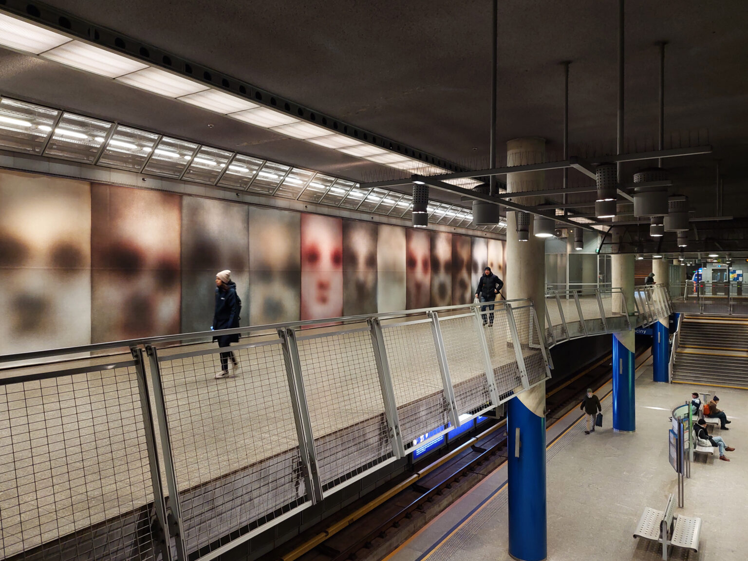 wystawa na antresoli stacji Metro Marymont